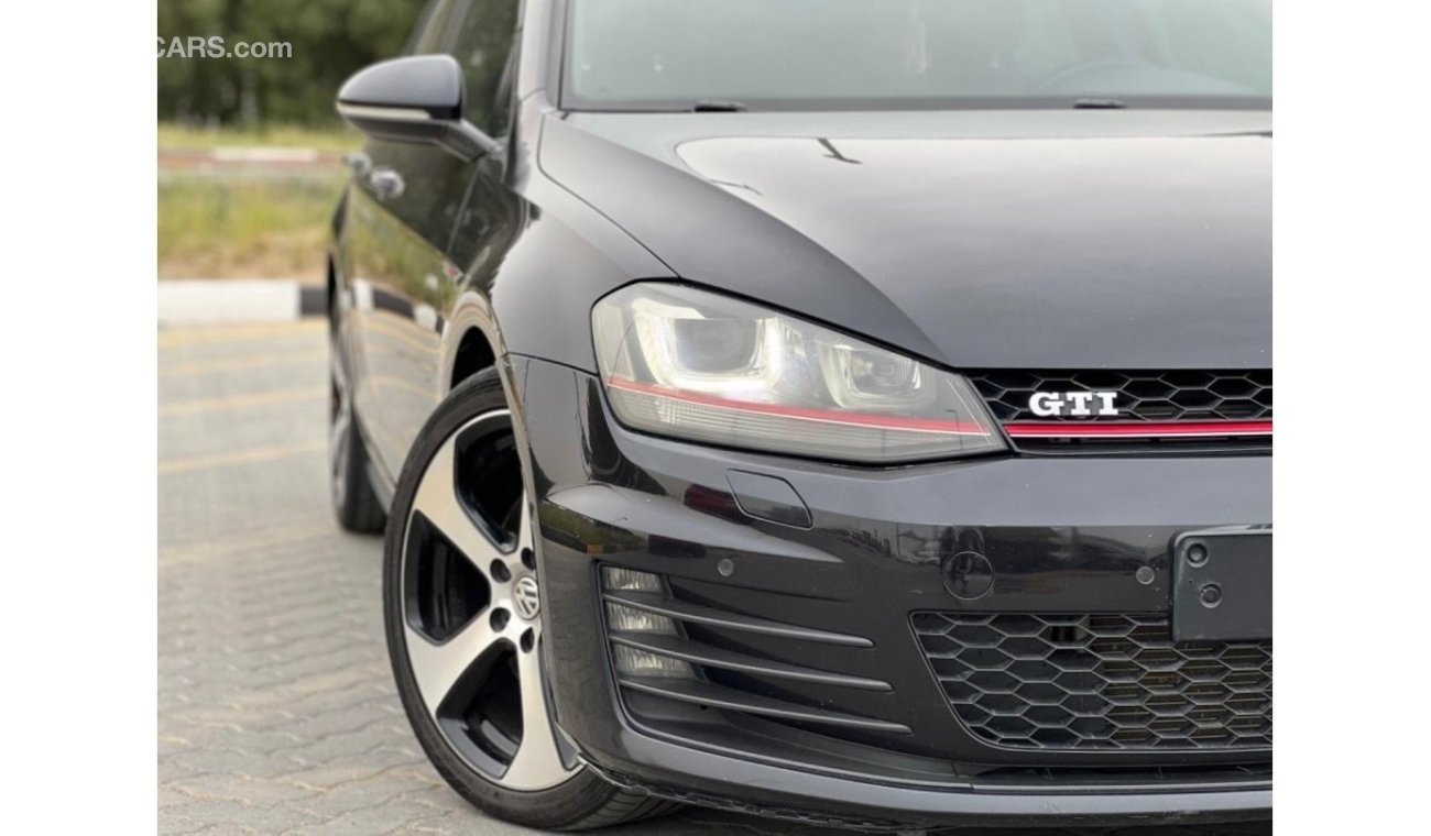 فولكس واجن جولف GTI