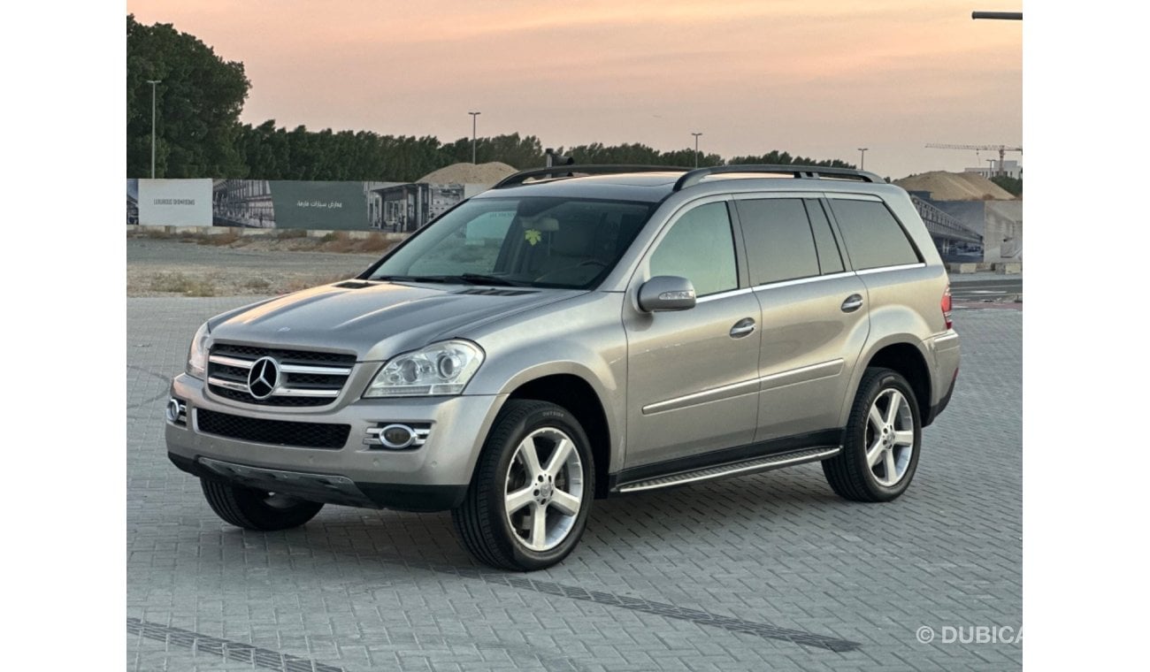 Mercedes-Benz GL 500 موديل 2008 خليجي فل موصفات حاله ممتازه جداااا من الداخل والخارج