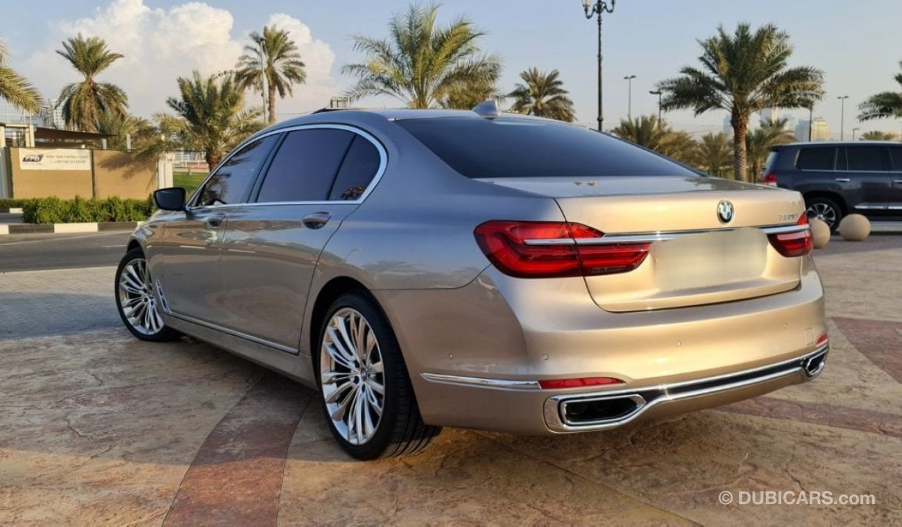 بي أم دبليو 750Li Luxury BMW 750Li 2019 Individual Edition Japan imported - 44970 Km