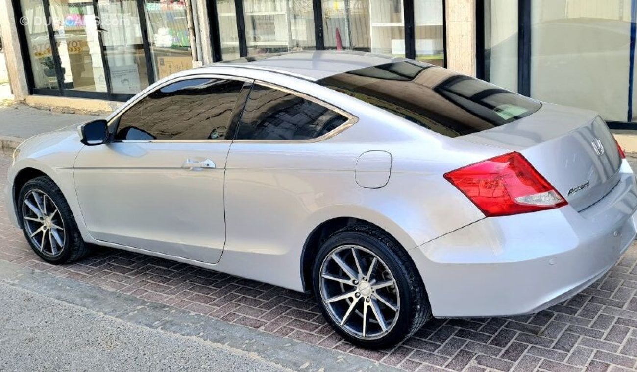 Honda Accord Honda accord  gcc  2012 coupe with sunroof