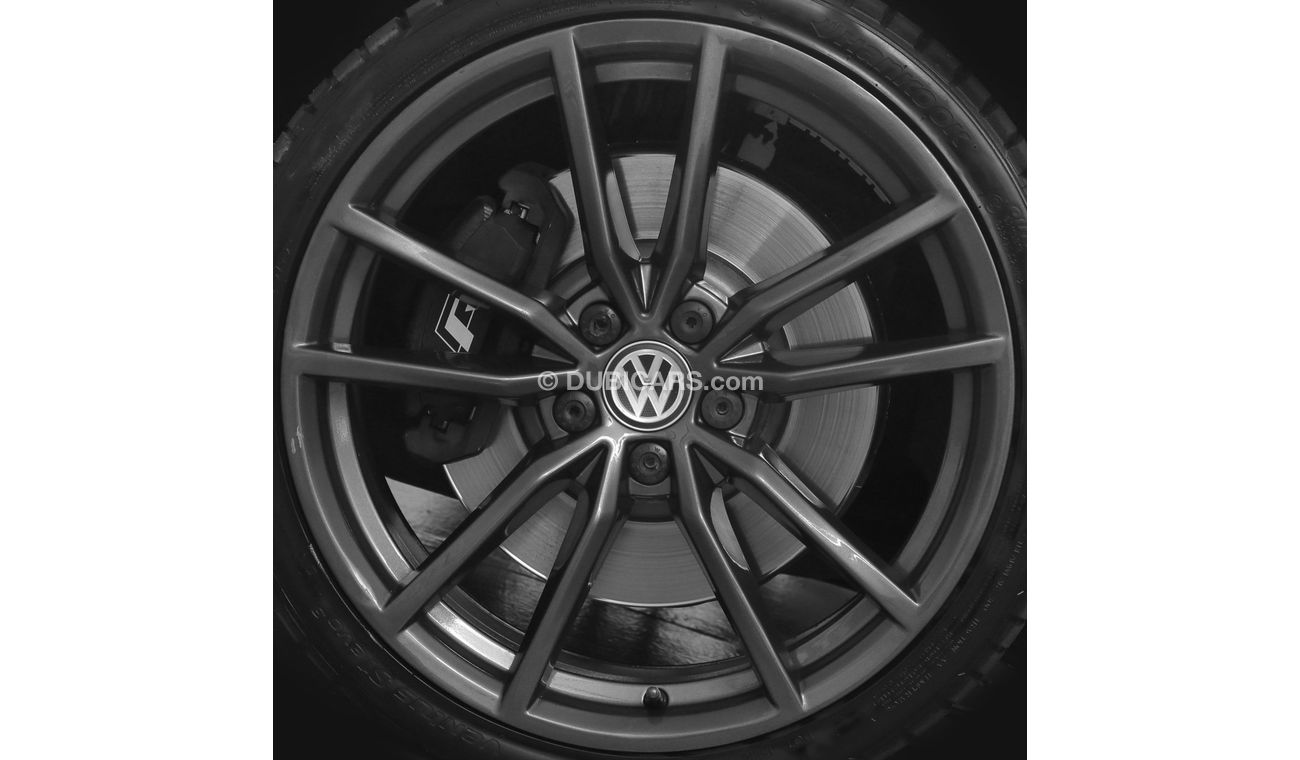 فولكس واجن جولف ار • 1,750x48 • 0% DP • 2016 Volkswagen Golf R • Warranty Available • GCC