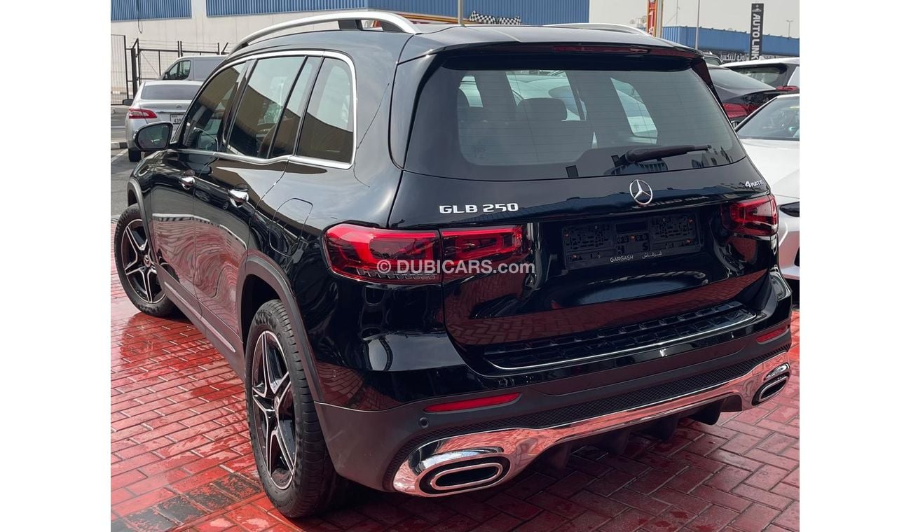 مرسيدس بنز GLB 250 4MATIC 2.0L AMG Under warranty & Service 2022 GCC