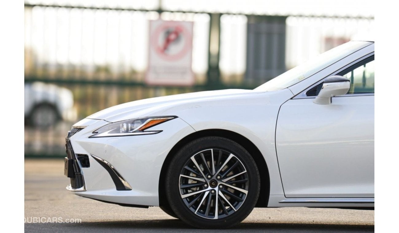 Lexus ES350 HURRY ES 350 AVAILABLE AT BEST PRICE in UAE | 2024