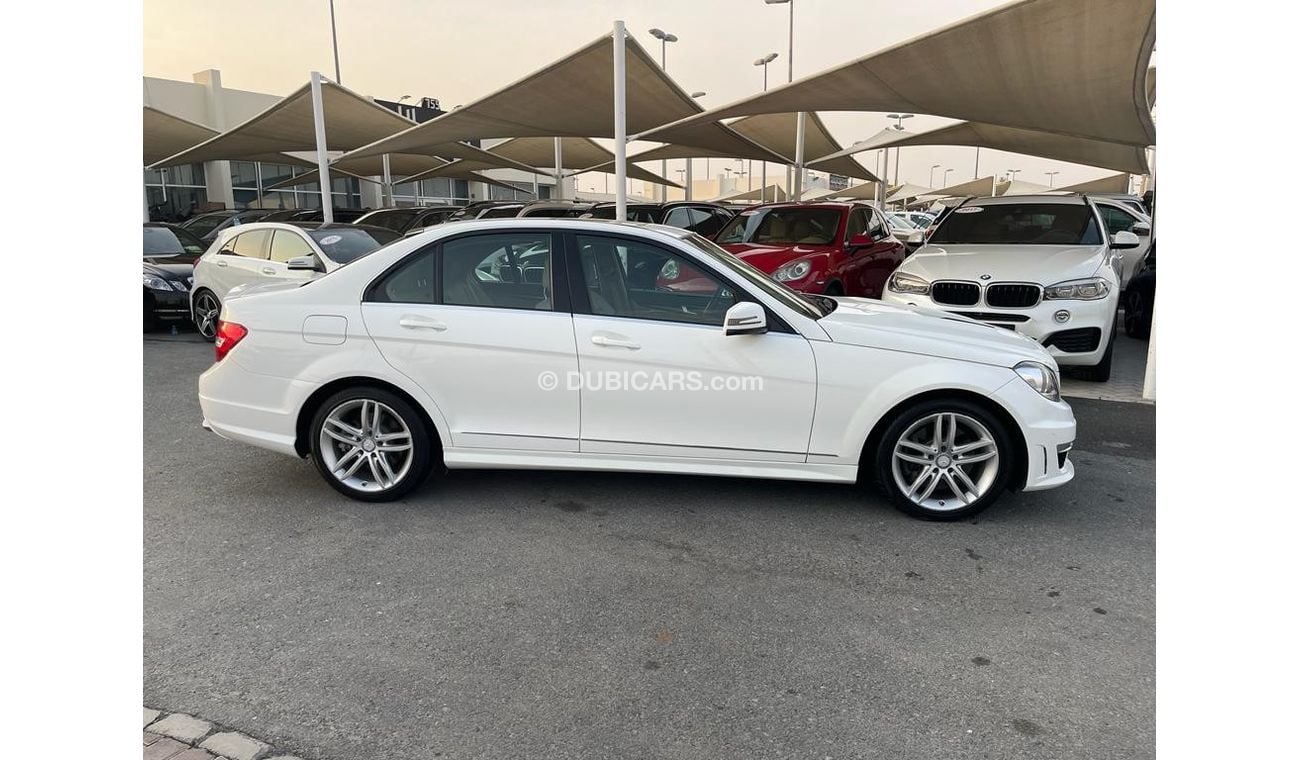 Mercedes-Benz C 300 Avantgarde Sport Mercedes C300_2014_Excellent_Condition _Full option