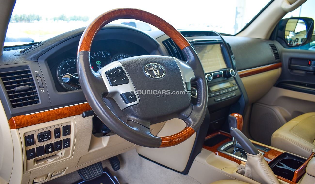 Used Toyota Land Cruiser 2015 for sale in Sharjah - 627270