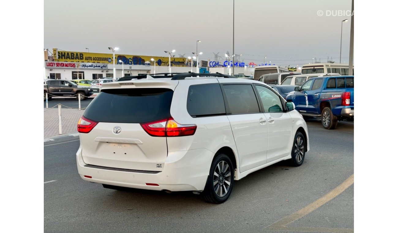 Toyota Sienna 2019 XLE SUNROOF 4x4 FULL OPTION US SPEC