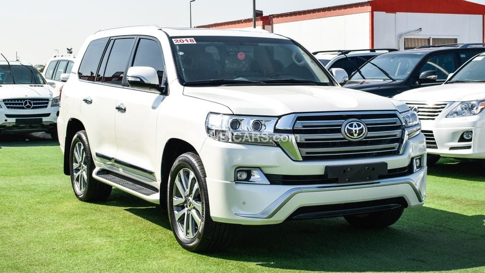 Used Toyota Land Cruiser VXR 5.7 V8 2018 for sale in Sharjah - 375271