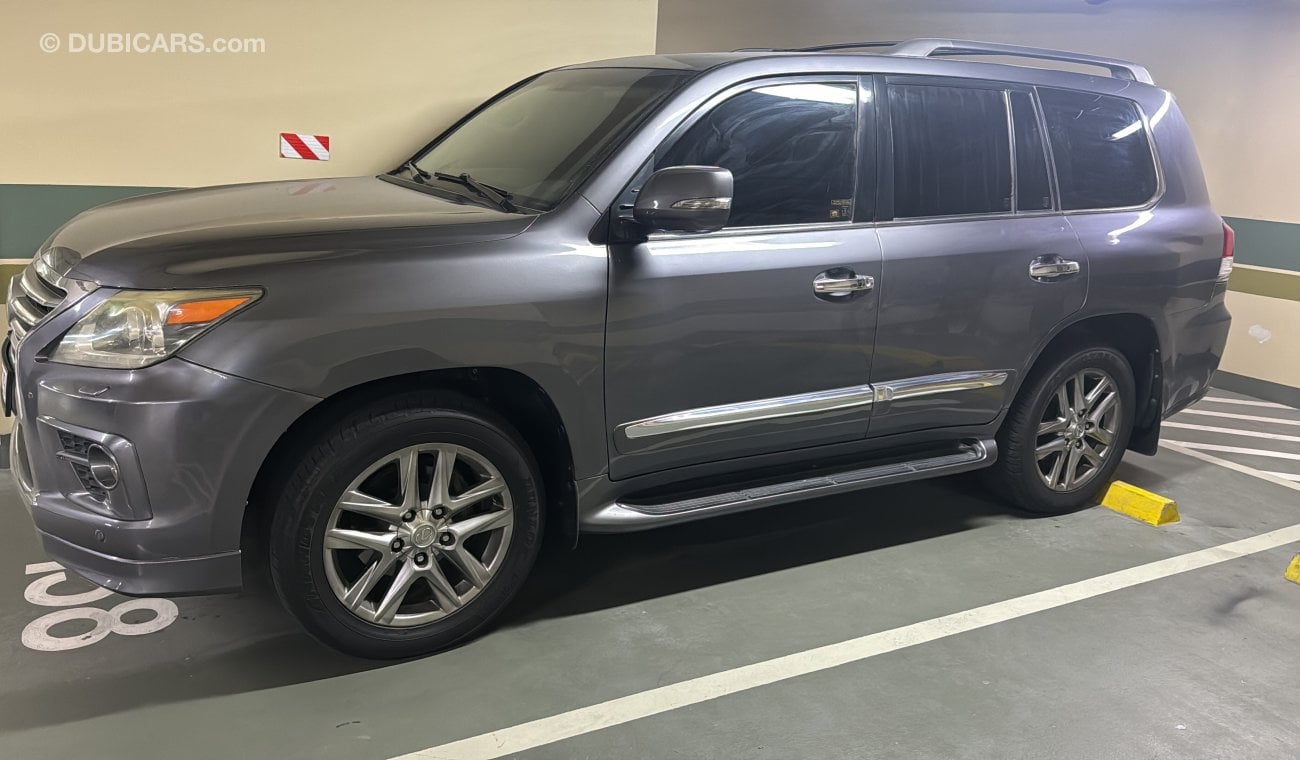 Lexus LX570