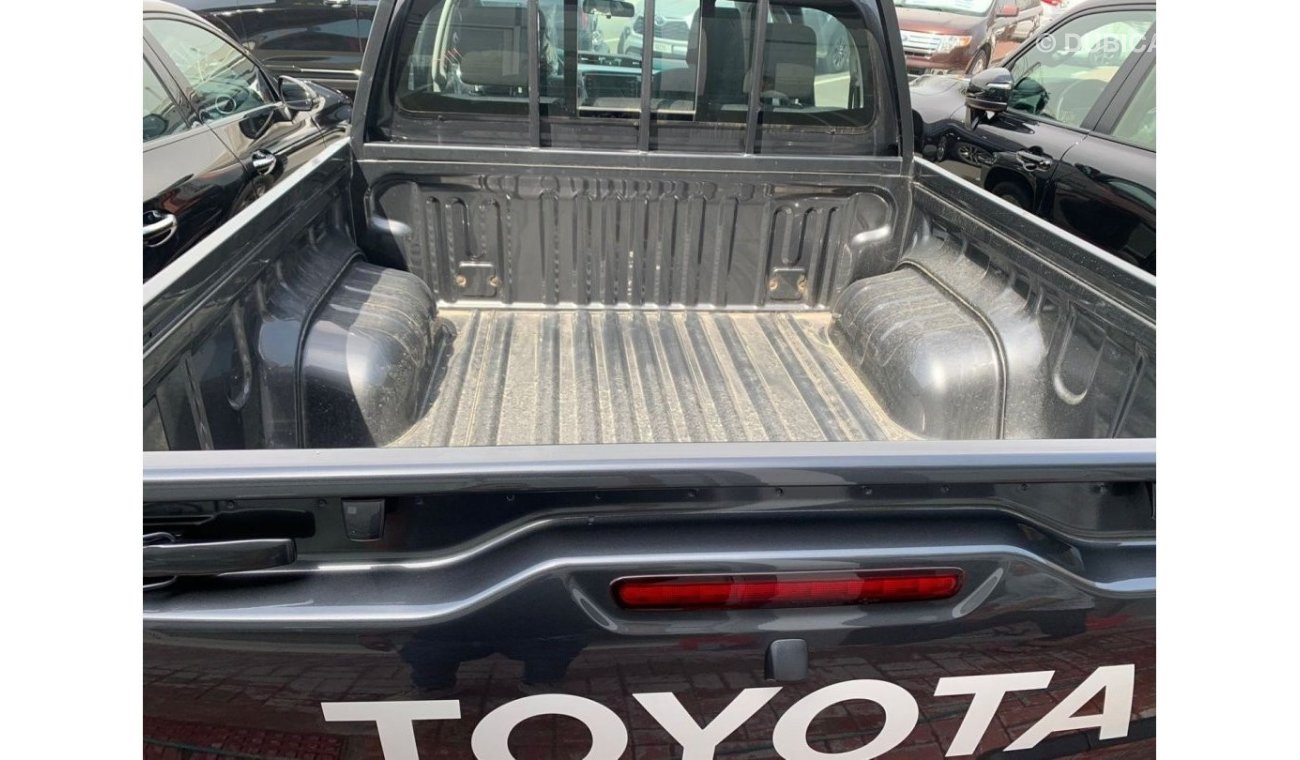 تويوتا هيلوكس TOYOTA HILUX 2.4L V4 4X4 AT FULL OPTION WITH PUSH START