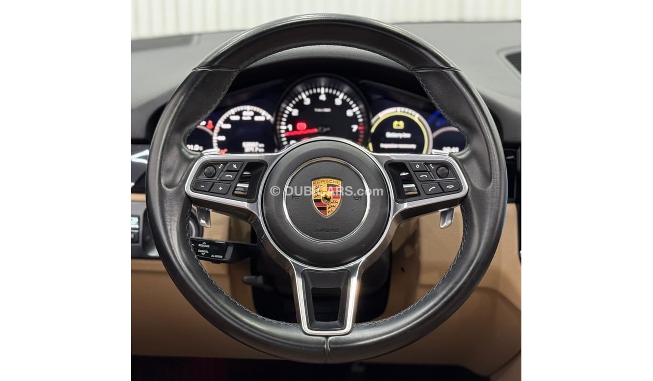 Porsche Cayenne Std 3.0L (340 HP)  2019 Porsche Cayenne, Warranty, Full Service History, Full Options, Low Kms, GCC