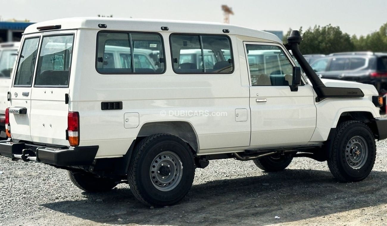 تويوتا لاند كروزر هارد توب 78 4.2L DIESEL 13 SEATER MANUAL TRANSMISSION ( ONLY FOR AFRICA)