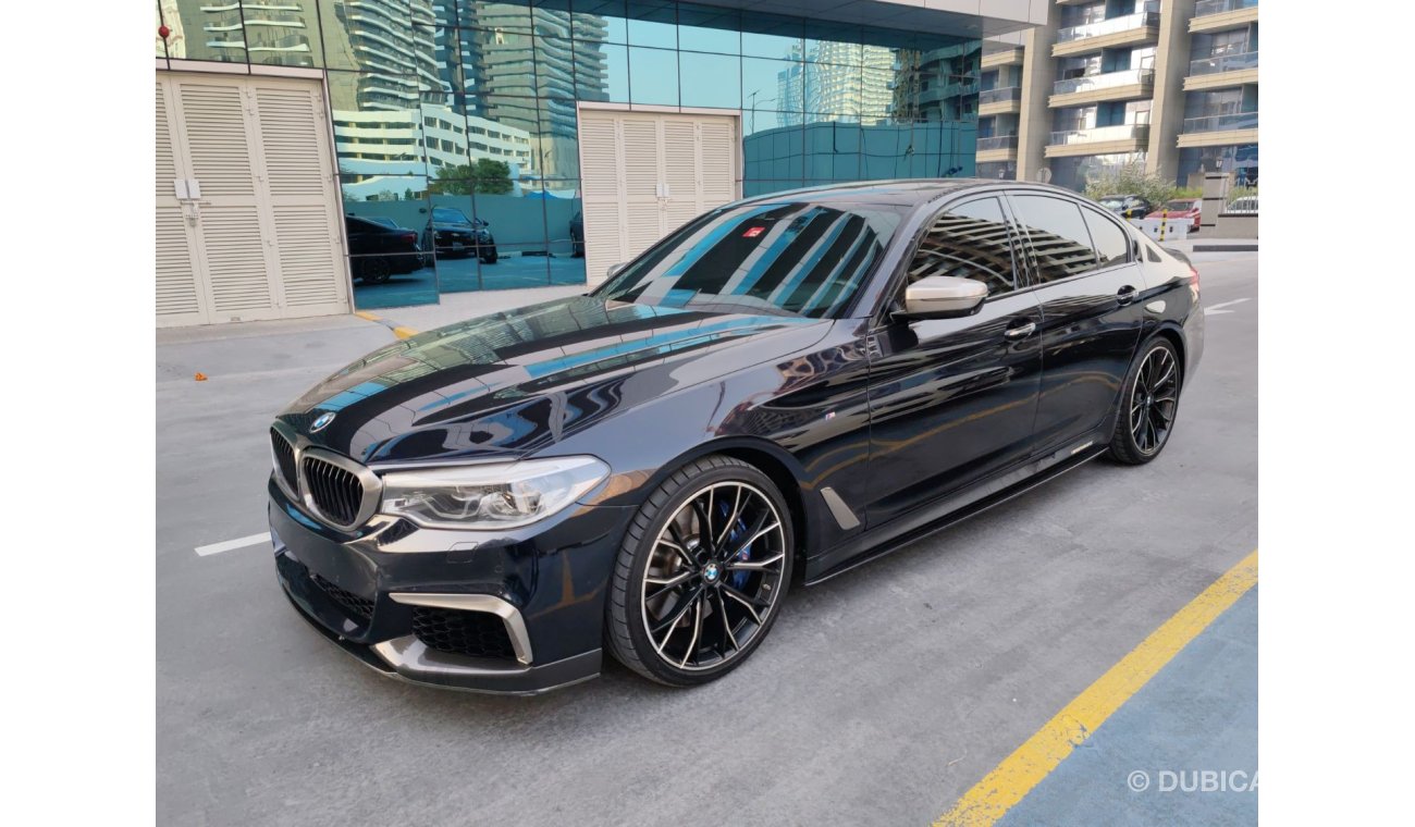 بي أم دبليو M550i