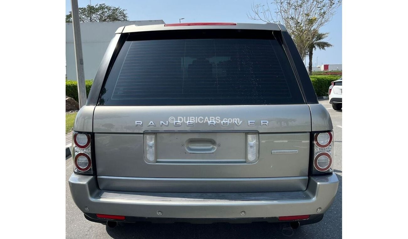 Land Rover Range Rover 2011 range rover vouge super charged gcc first owner clean car