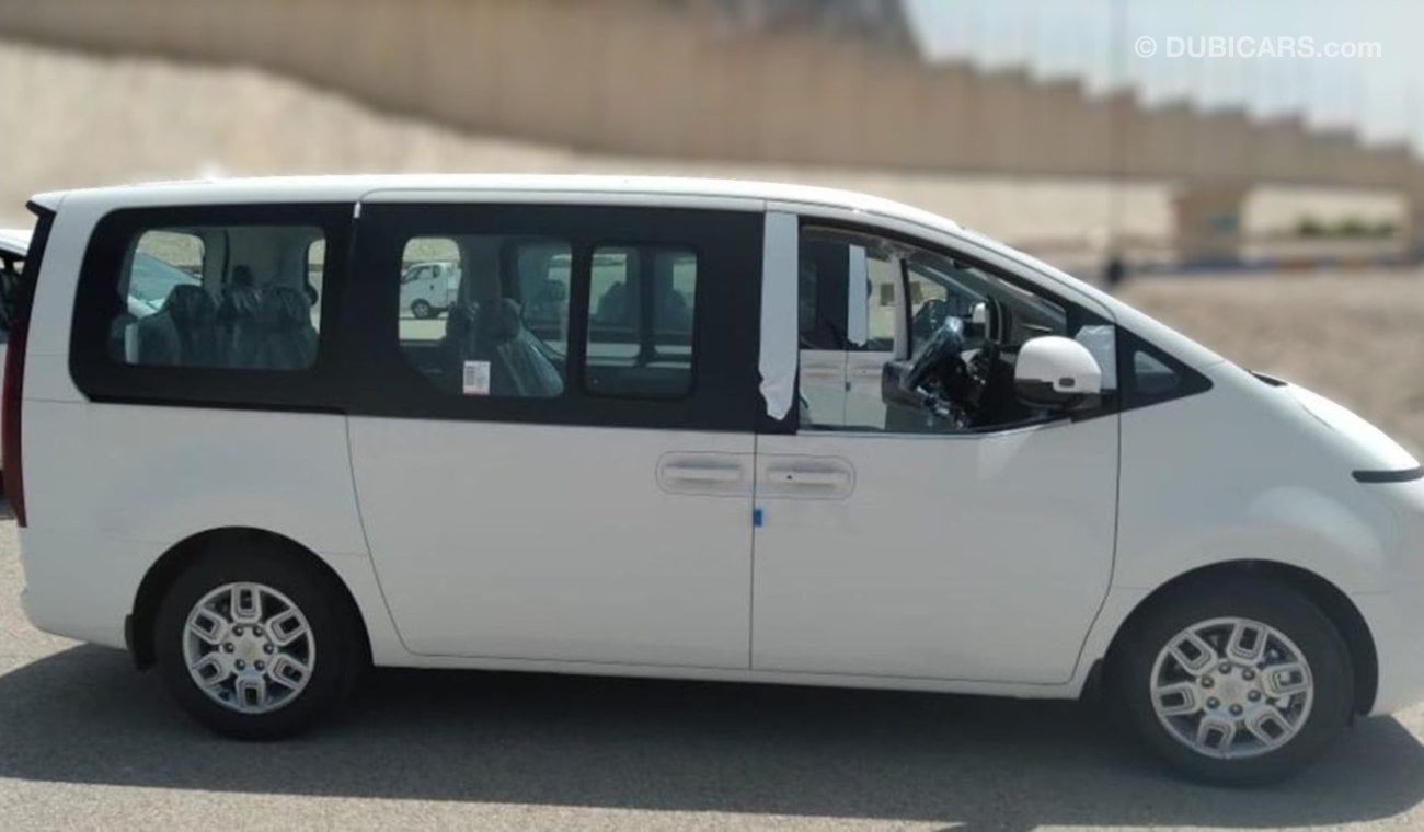 هيونداي ستاريا 2025 Hyundai Staria 2.2L Diesel MT 11 Seaters - GCC