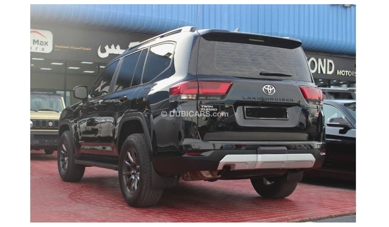 Toyota Land Cruiser V6 4.0L, Mid Option Convert To GR Sport ,GCC