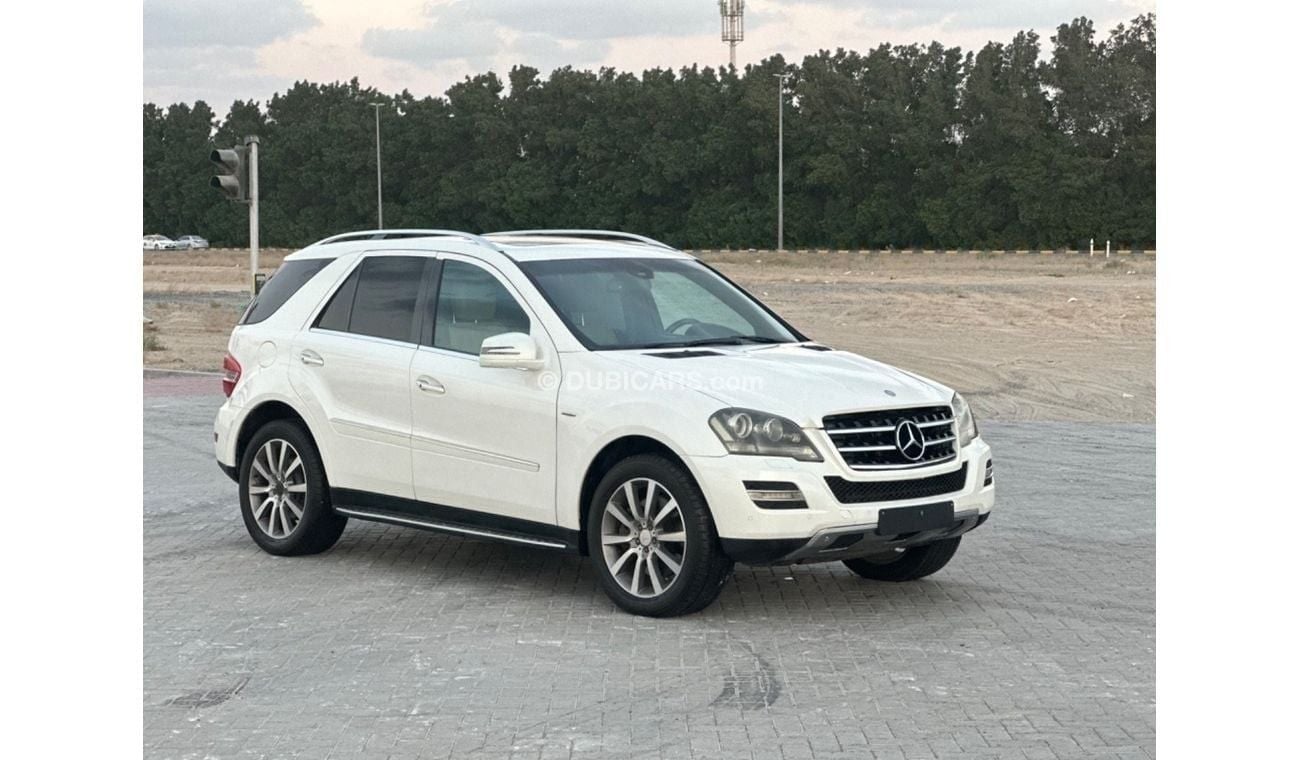 Mercedes-Benz ML 500 MODEL 2011GCC CAR PERFECT CONDITION INSIDE AND OUTSIDE FULL OPTION PANORAMIC ROOF