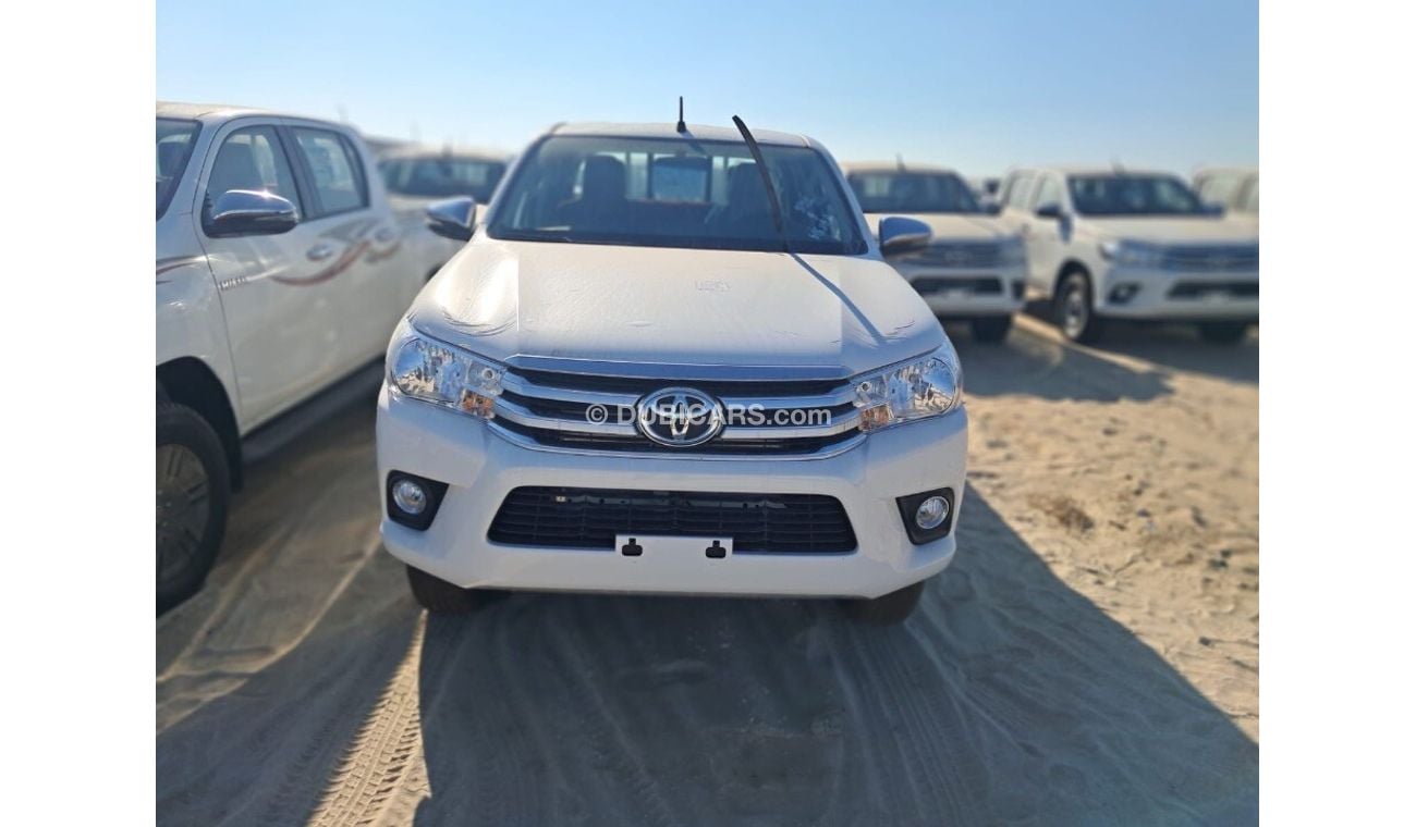 Toyota Hilux 2.4L DIESEL DC 4x4 GLX POWER WINDOWS