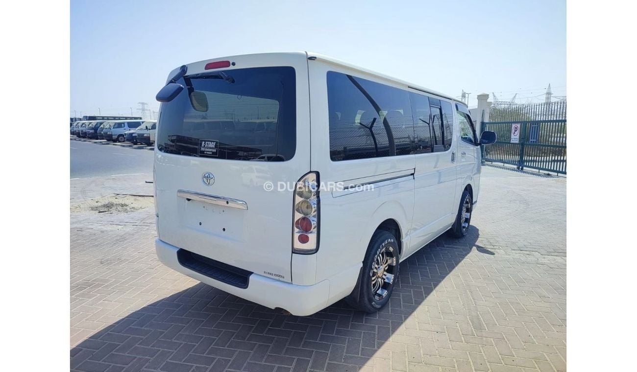 Toyota Hiace KDH200-0037884 || TOYOTA	HIACE 2006	WHITE	CC2500	DIESEL	RHD	AUTO || ONLY FOR EXPORT