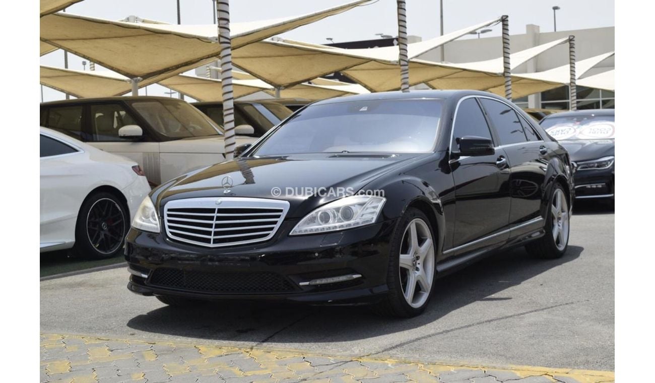 مرسيدس بنز S 550 وارد كندا كاملة المواصفات توب اوبشن كليين تايتيل