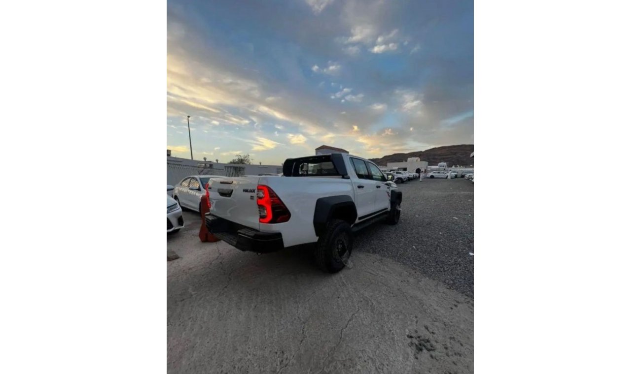 تويوتا هيلوكس New 2024 Toyota Hilux GR Sport 4.0L V6 Petrol Automatic Full Option Zero KM