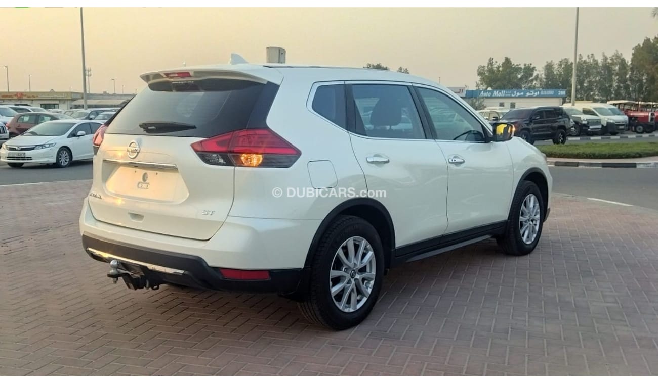 نيسان إكس تريل Nissan X Trail 2017 model petrol perfect condition