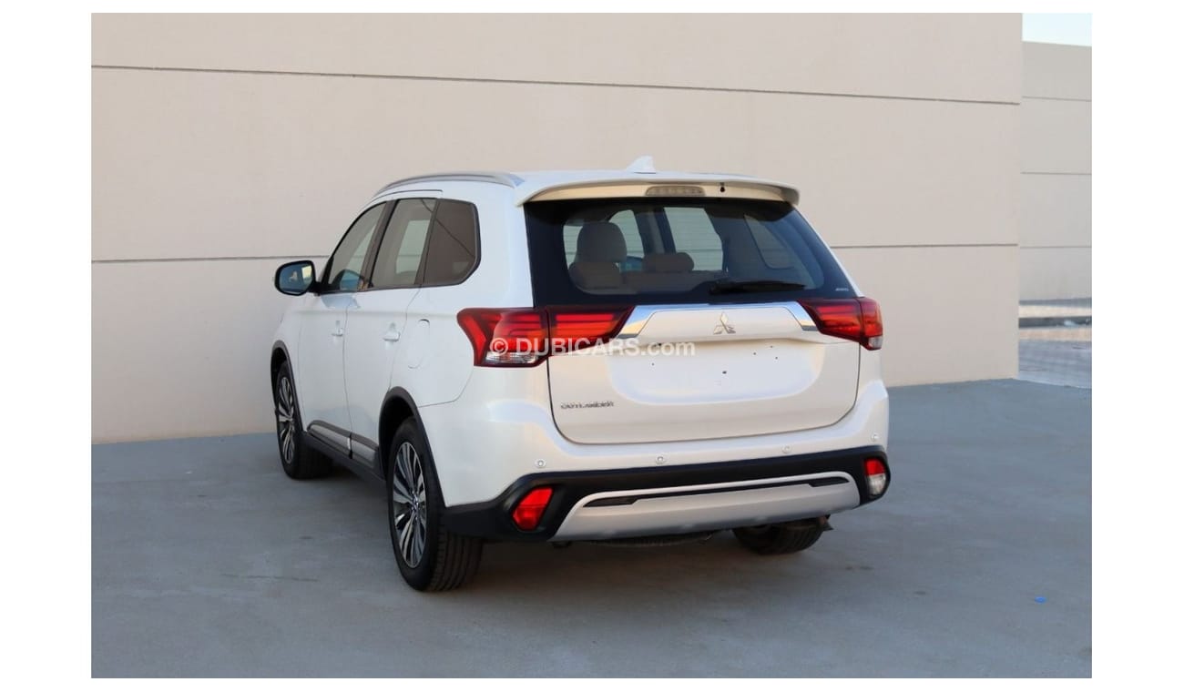 Mitsubishi Outlander GLX Basic ACCIDENTS FREE - GCC - ORGINAL PAINT - 5 STR - 4WD - PERFECT CONDITION INSIDE OUT