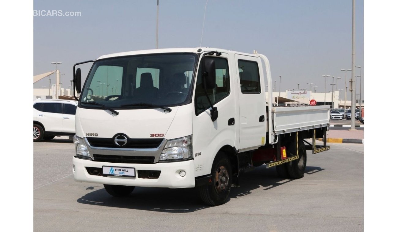 هينو 300 2016 | DOUBLE CABIN CANTER 3 TON WITH GCC SPECS AND EXCELLENT CONDITION