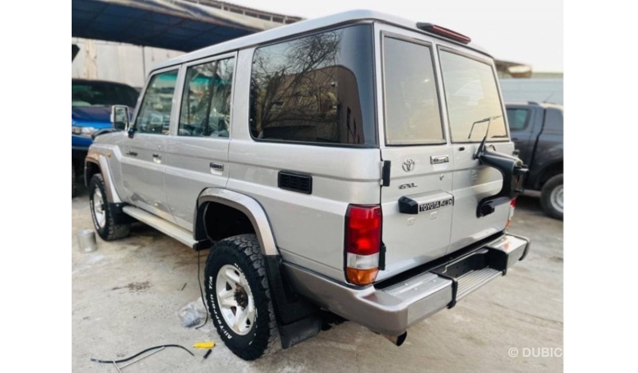 Toyota Land Cruiser Hard Top Toyota Land Cruiser hardtop 2009 RHD diesel 5 door v8