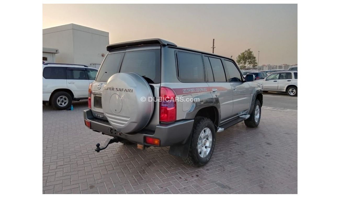 Nissan Patrol Super Safari NISSAN SAFARI RIGHT HAND DRIVE (PM1437)