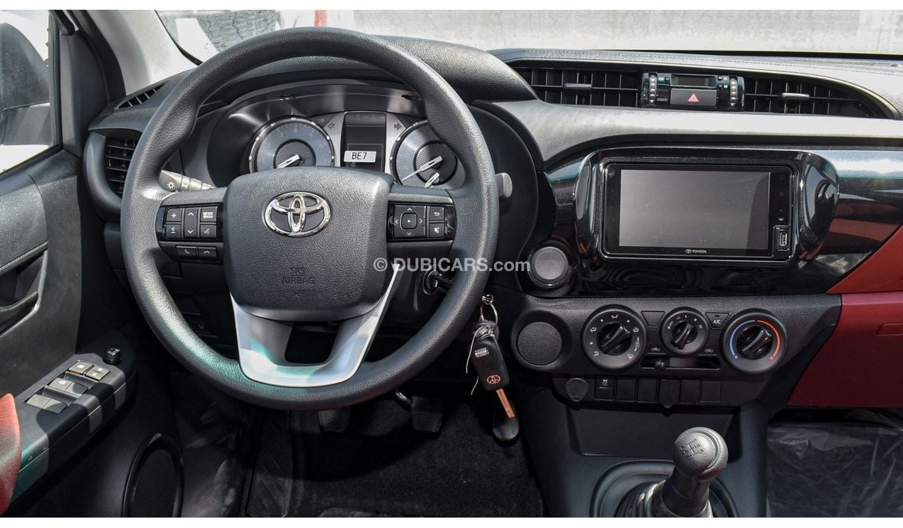 Toyota Hilux 2.7L M/T. RWD