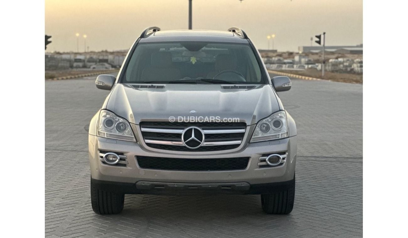 مرسيدس بنز GL 500 موديل 2008 خليجي فل مواصفات بانوراما ومثبت سرعه وتحكم كهربي كامل ونظام صوت ممتاز وكاميرا خلفيه