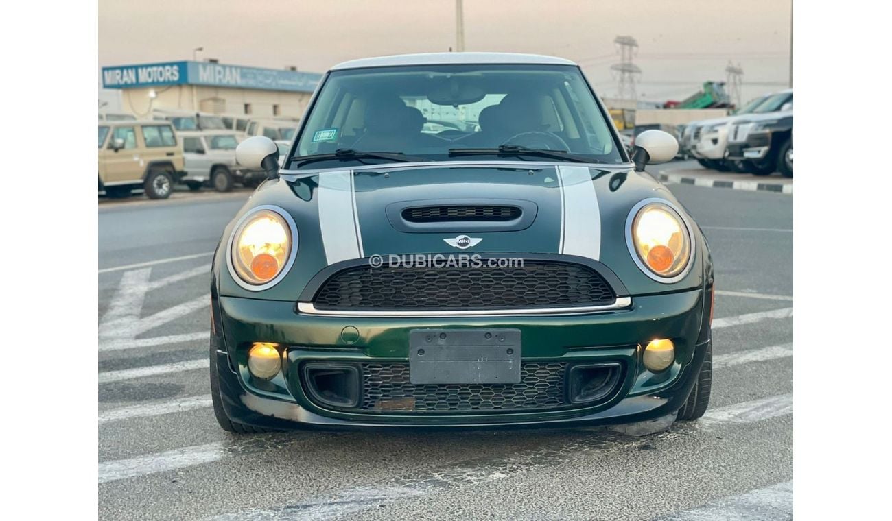 ميني كوبر إس 2011 Mini Cooper Hardtop S class 1.6L V4 - 2 doors 4 seats Hatchback German Origin - 159,000 mileage