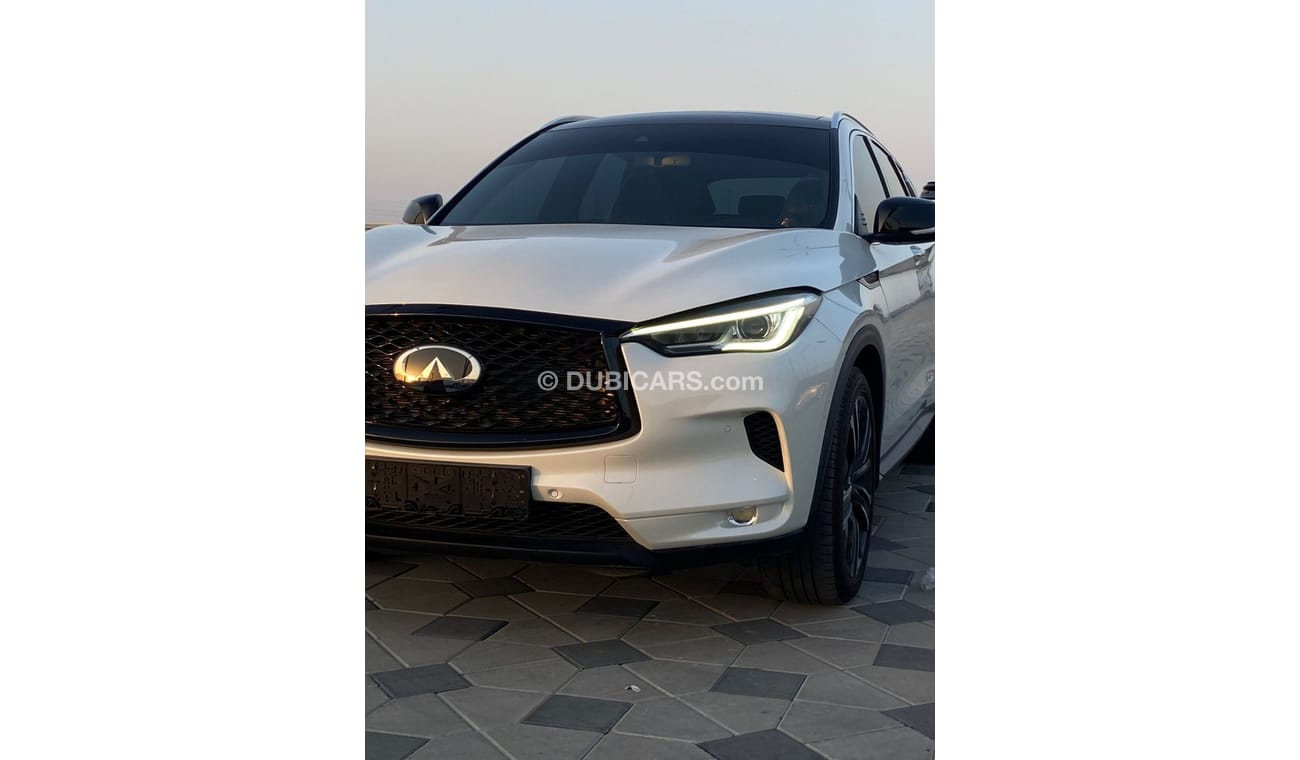 إنفينيتي QX50 Luxury 2.0L RWD