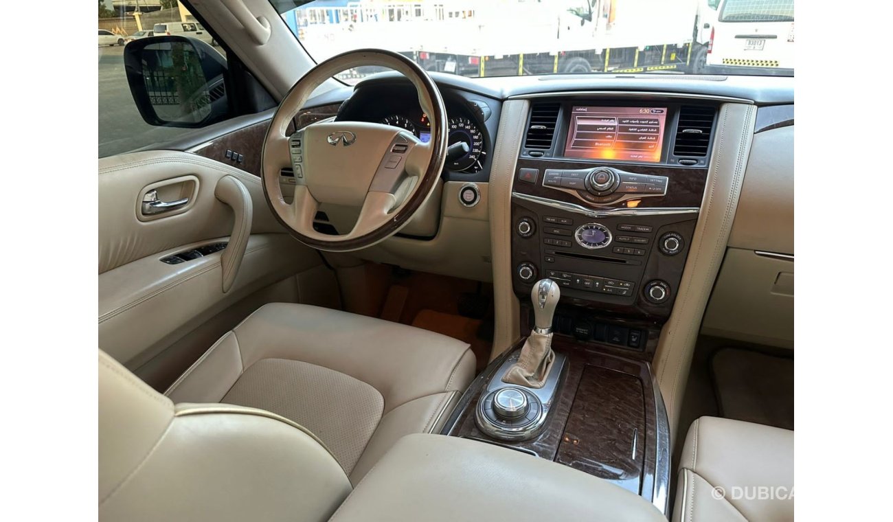 إنفينيتي QX80 لاكجري