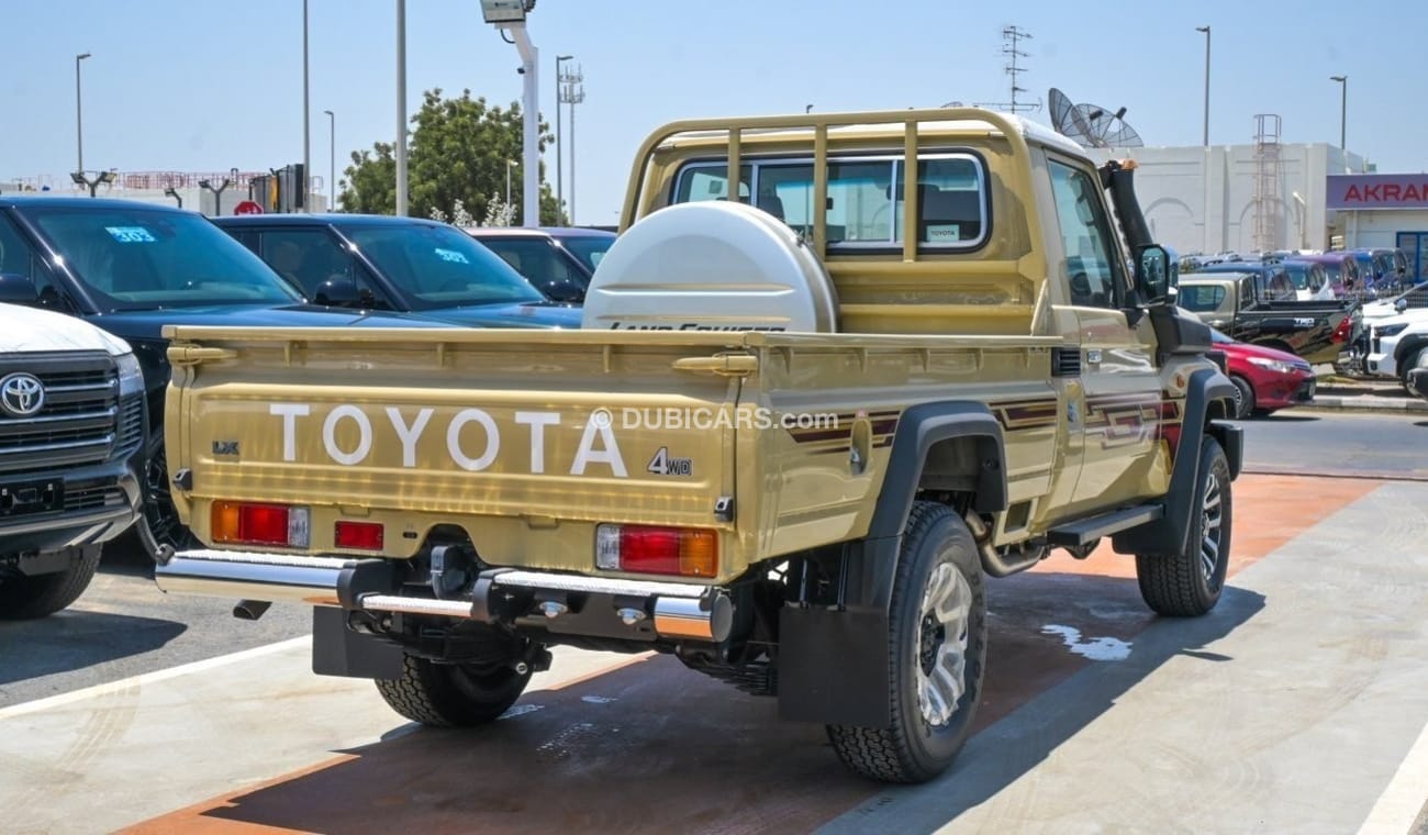 تويوتا لاند كروزر بيك آب 4.0 FULL LED SINGLE CAB