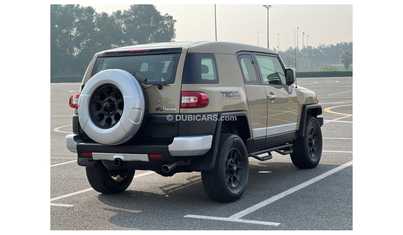 Toyota FJ Cruiser GXR Very clean, special color