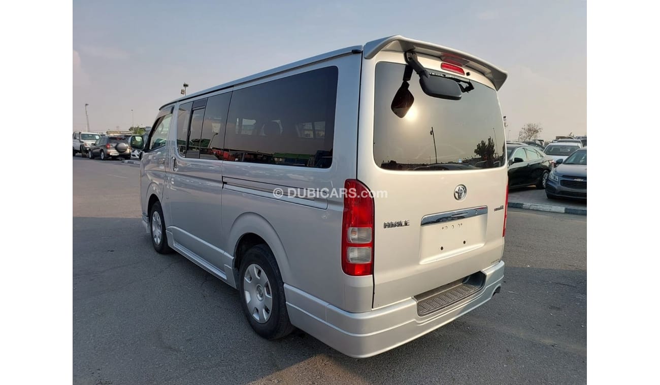 Toyota Hiace TOYOTA HIACE VAN RIGHT HAND DRIVE(PM12342)