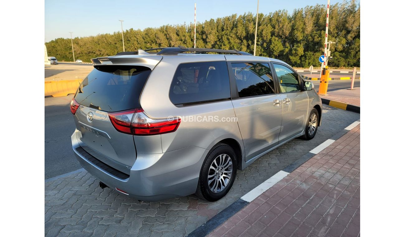 Toyota Sienna XLE Full option