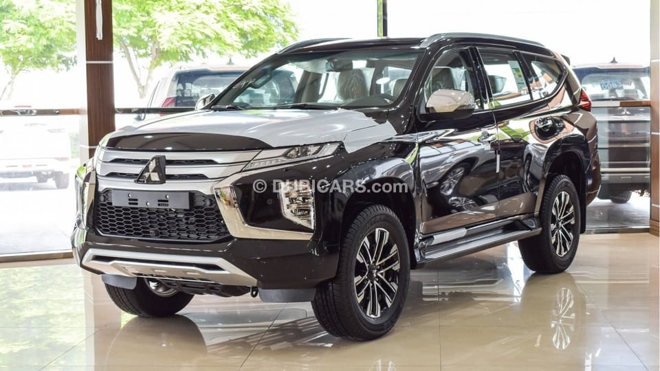 Mitsubishi Montero Full Option for sale. Black, 2021