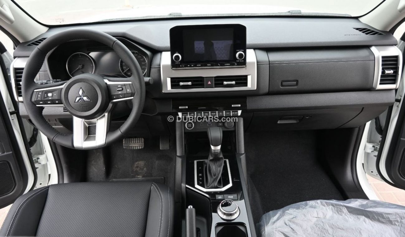 Mitsubishi L200 MITSUBISHI L200 SPORTERO 2.4L DIESEL DCABIN 4WD 6AT CHROME EDITION