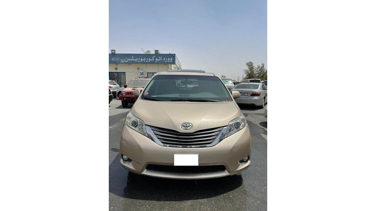 Toyota sienna dubai