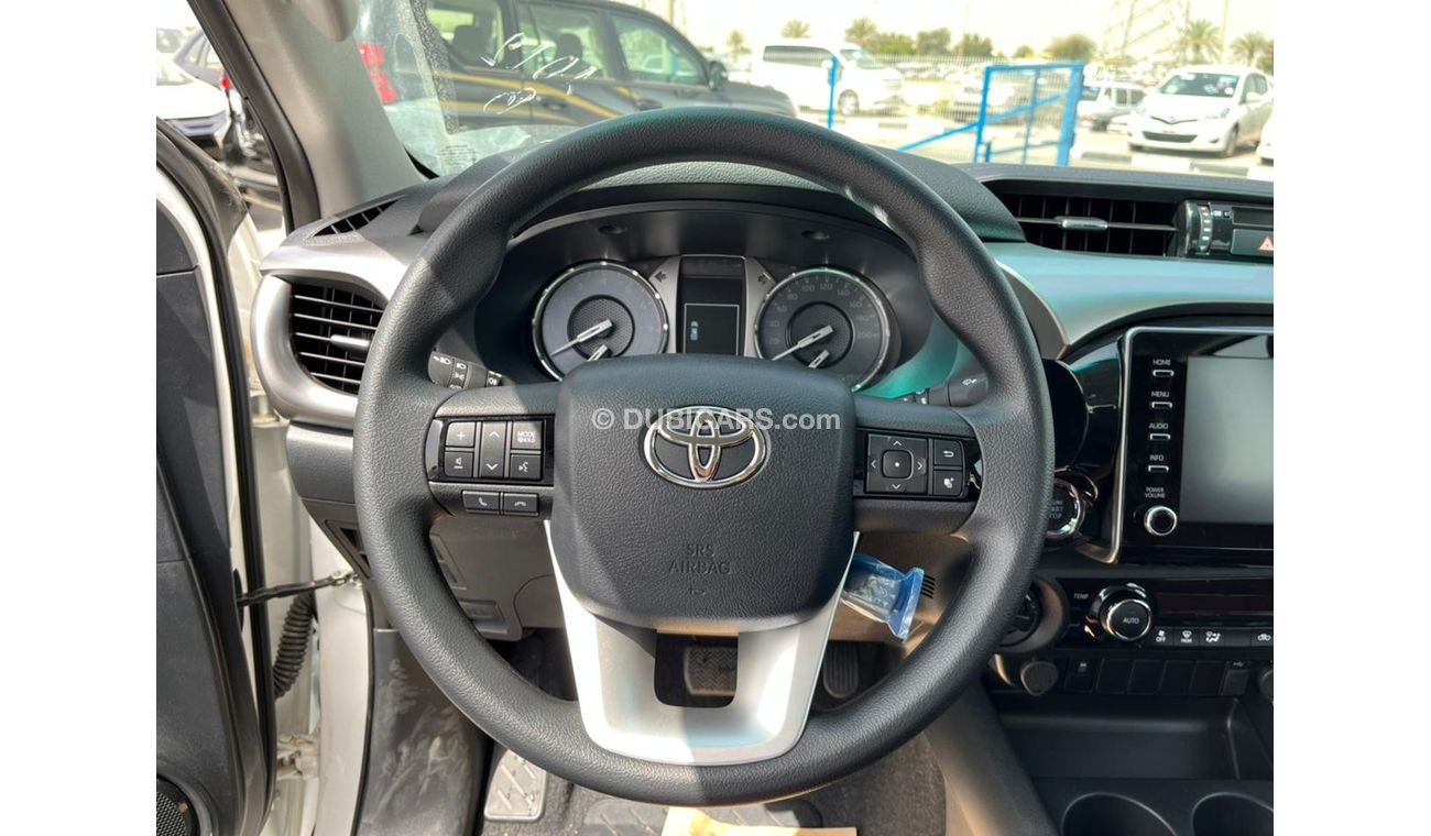 Toyota Hilux SR5 2.7L Pick-up 4WD 4Doors