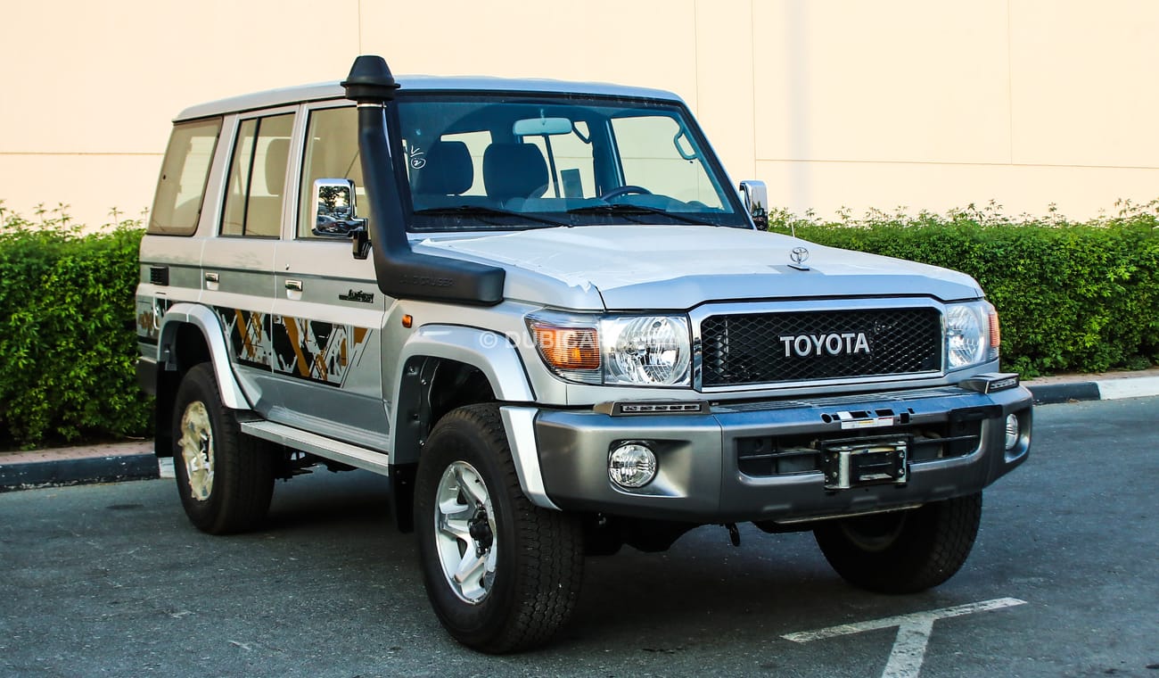 Toyota Land Cruiser Hard Top LX V6