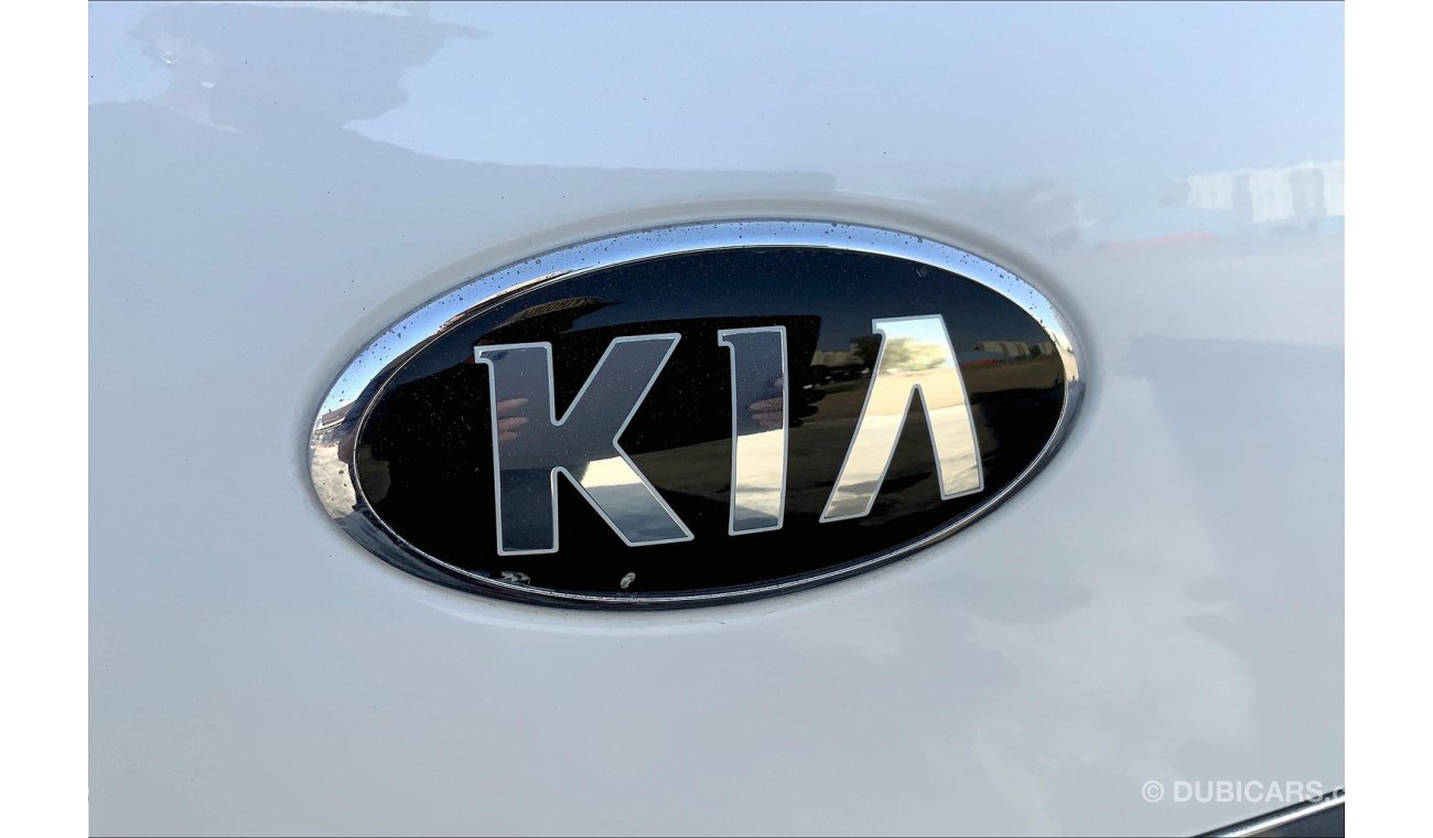 Used Kia Carnival LX 2018 for sale in Dubai - 507321