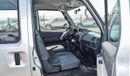 CMC Veryca Veryca Window Van 1.5L / 2WD / 5MT / 8 seater