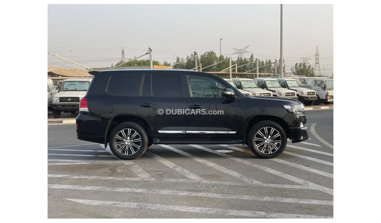 تويوتا لاند كروزر 2017 TOYOTA LAND CRUISER GXR V6 2021 MODIFICATION IN GREAT CONDITION RUN AND DRIVE / EXPORT ONLY