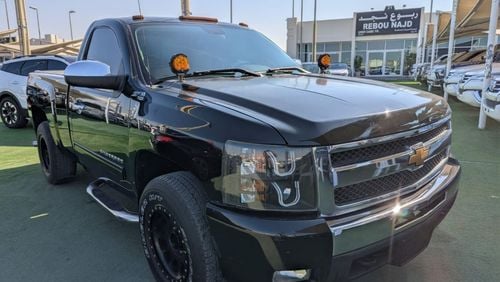 Chevrolet Silverado Chevrolet Silverado 2013 GCC V8 engine 4.8 clean car no any work required just buy and drive availab