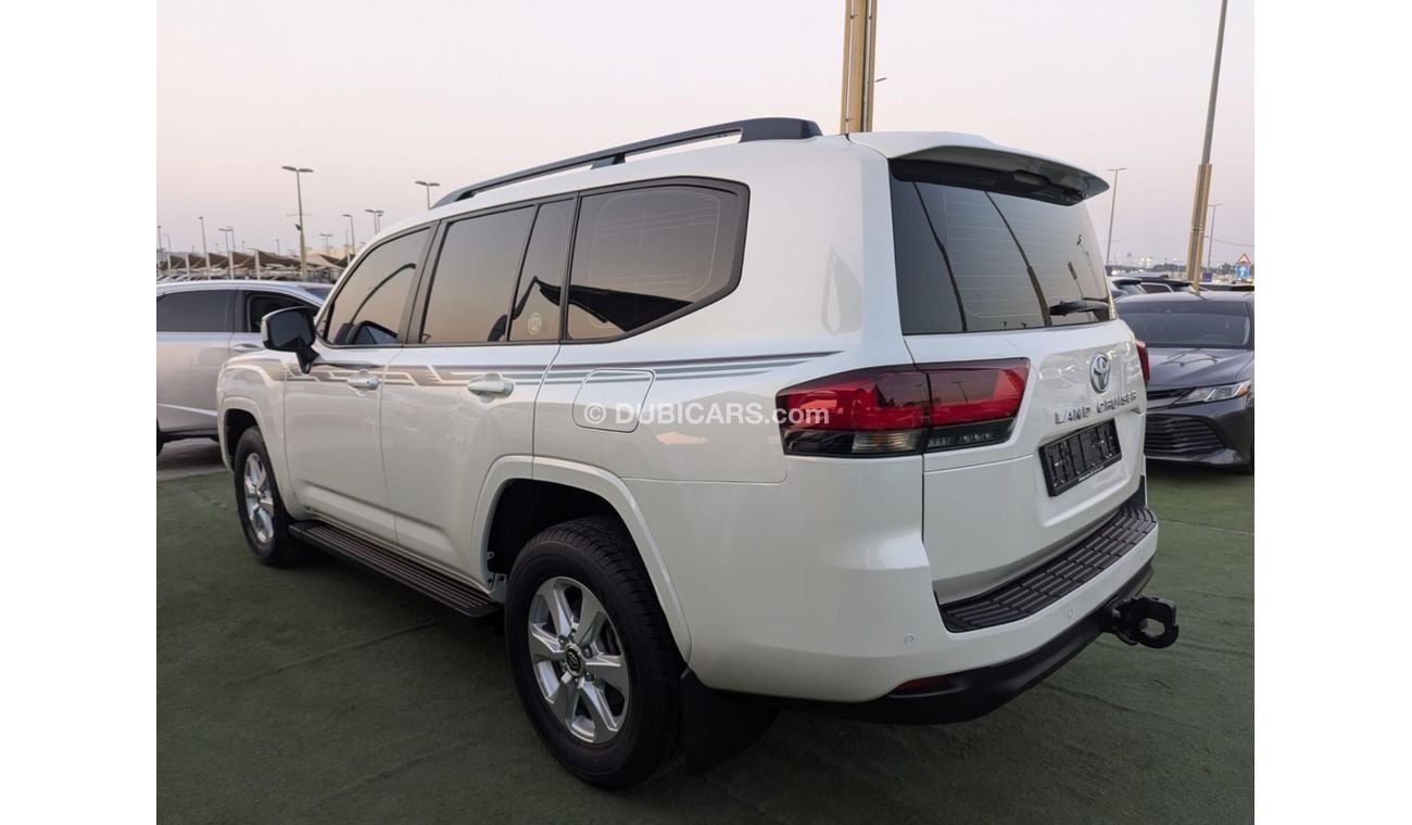 تويوتا لاند كروزر GXR 4.0L Toyota land Cruiser 2023 GXR V6 4.0L clean car without accident without paint available in 