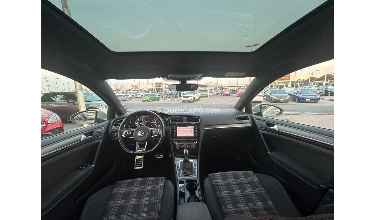 فولكس واجن جولف GTI GTI P1 Volkswagen Golf GTi _GCC_2019_Excellent Condition _Full option