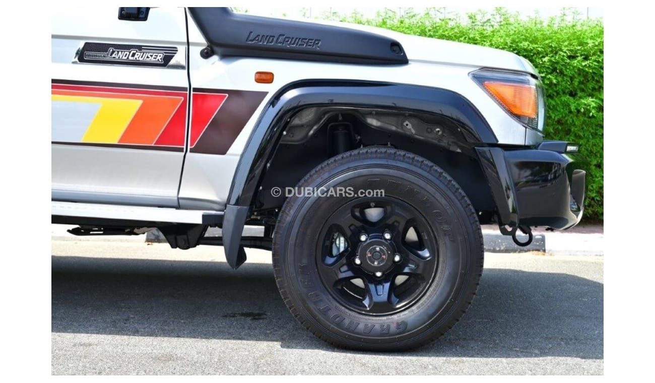 Toyota Land Cruiser Pick Up 79 Black Edition